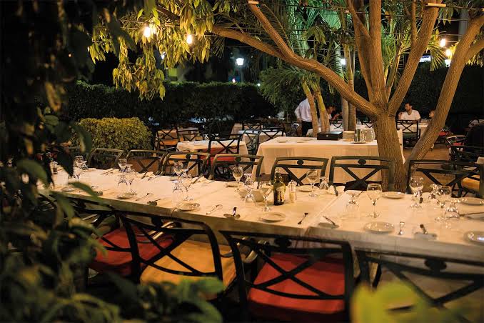 S. Vine on Google MyBusiness - Restaurant anno 1877 Aruba