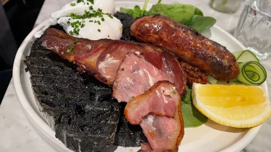 Scarlett Green - London