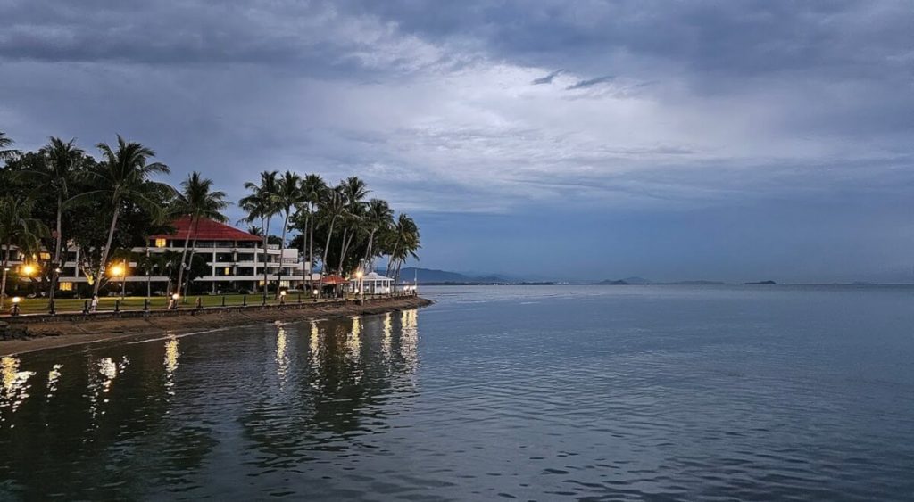 Sunset Bar Kota Kinabalu