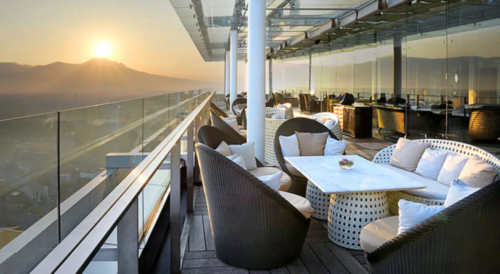 The 18th Restaurant and Lounge